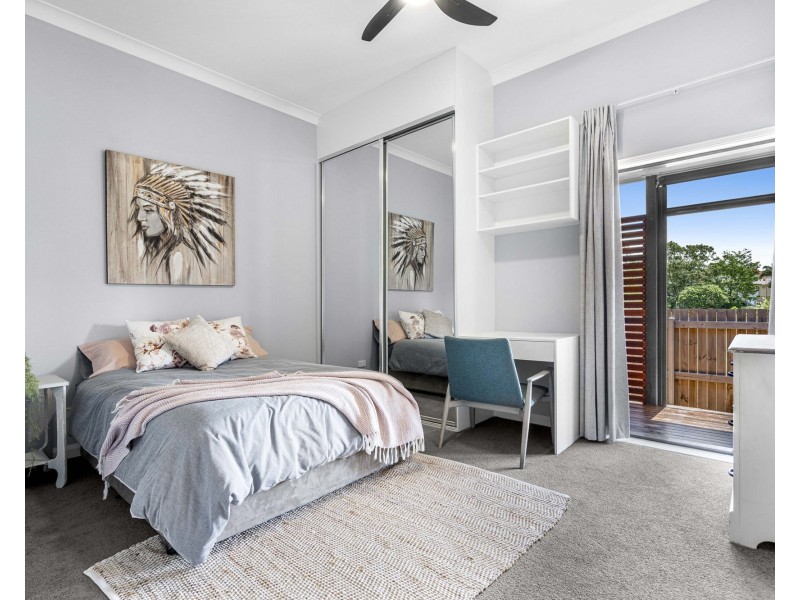 63 Wondall Road, Wynnum West QLD 4178