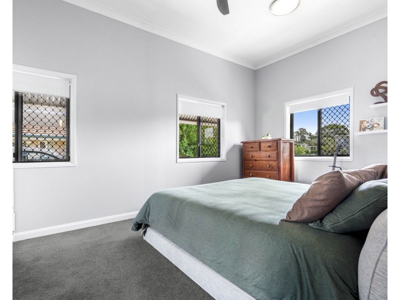 63 Wondall Road, Wynnum West QLD 4178
