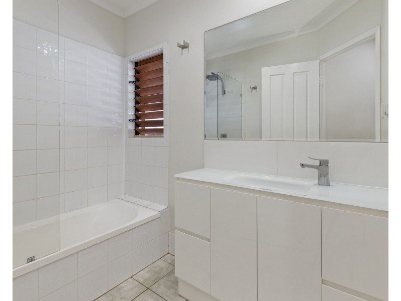 4/71-73 Cedar Road, Palm Cove QLD 4879
