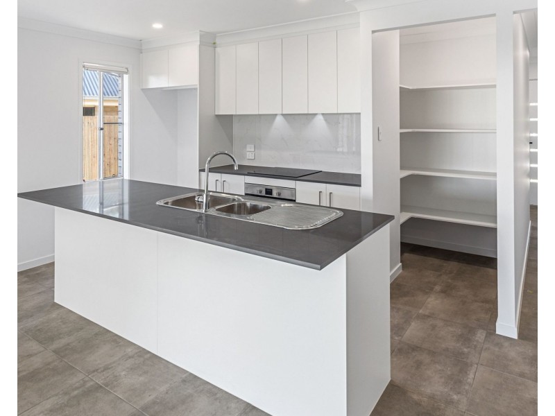 22 Flowers Drive, Coomera QLD 4209