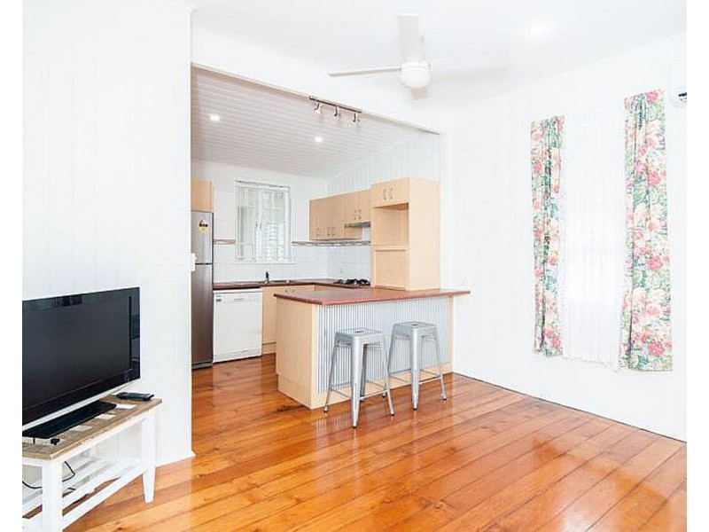 15 WATER ST, Red Hill QLD 4059