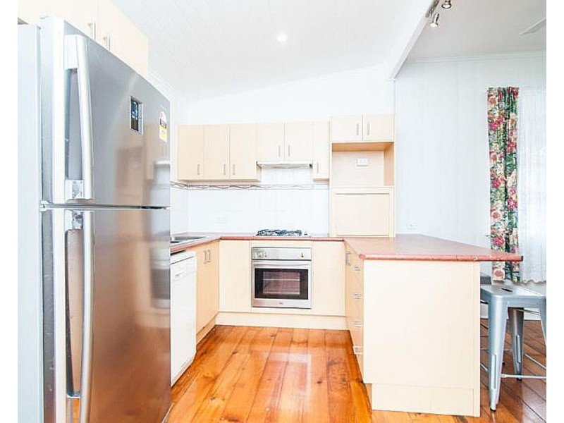 15 WATER ST, Red Hill QLD 4059