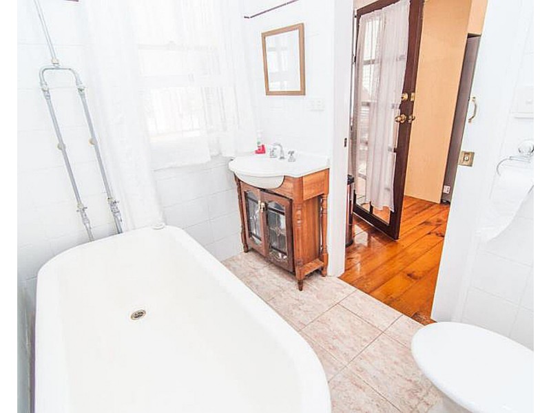 15 WATER ST, Red Hill QLD 4059