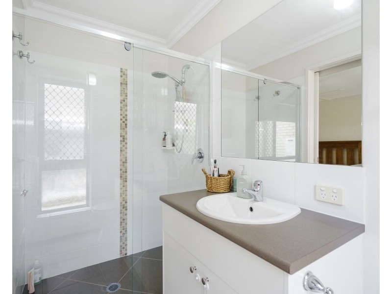 14 Charles Street, Everton Hills QLD 4053