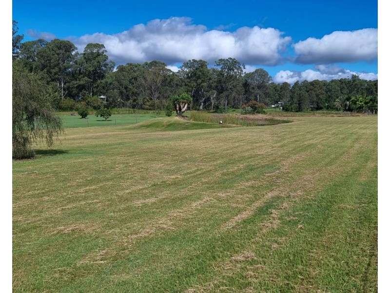 2 Clarkson Drive, Curra QLD 4570