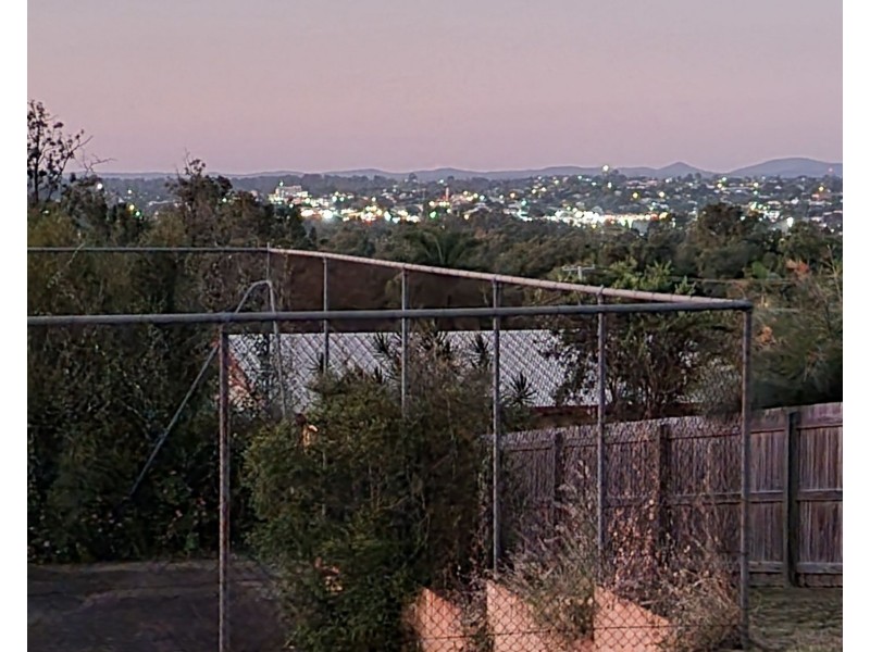 21 Watson Rd, Southside QLD 4570