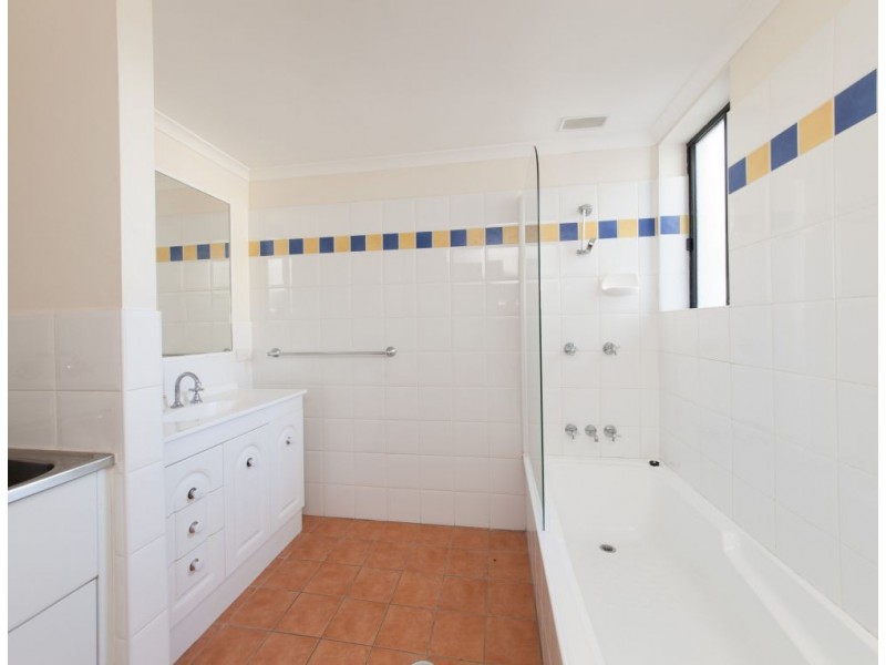 2/42 Longlands Street, East Brisbane QLD 4169