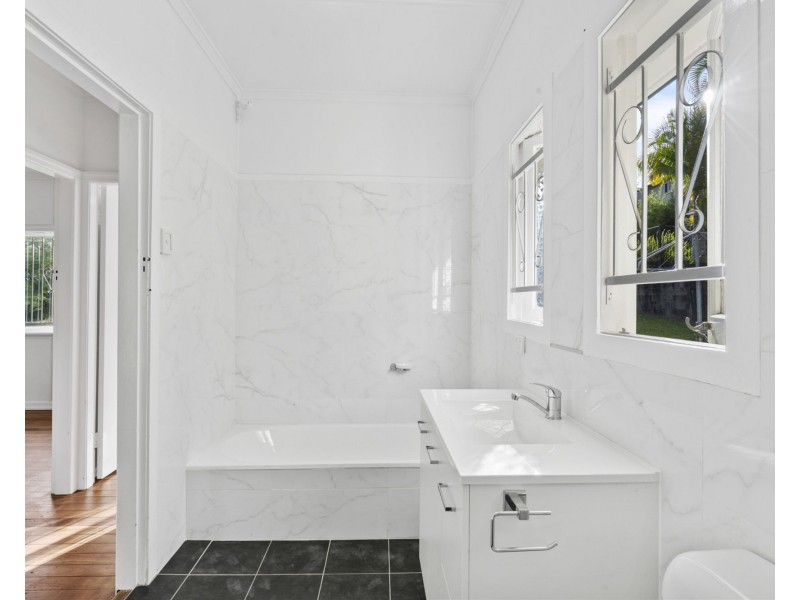 57 Leworthy Street, Bardon QLD 4065