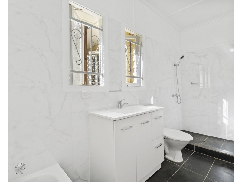 57 Leworthy Street, Bardon QLD 4065