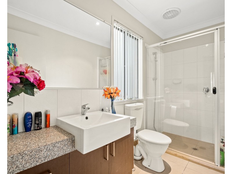 20 Weeroona Avenue, Beachmere QLD 4510