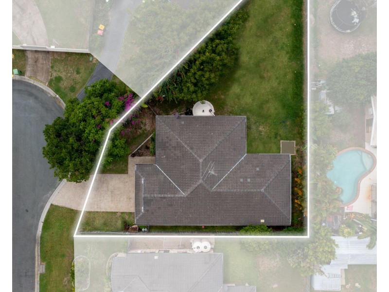 20 Weeroona Avenue, Beachmere QLD 4510