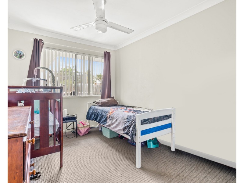 20 Weeroona Avenue, Beachmere QLD 4510