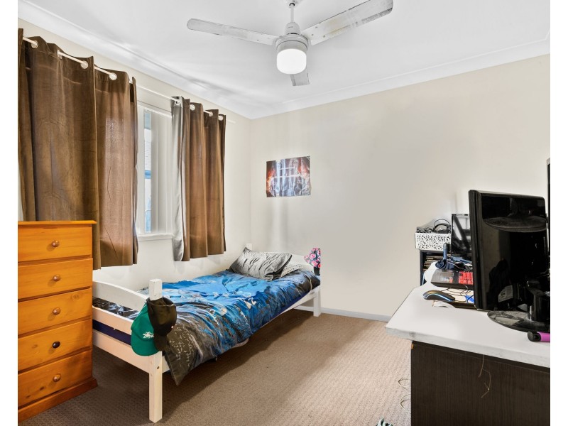 20 Weeroona Avenue, Beachmere QLD 4510