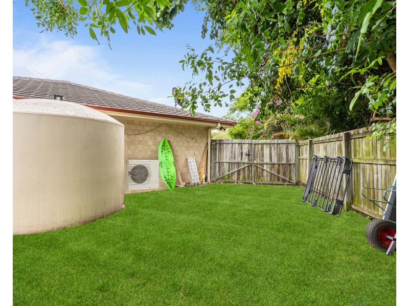 20 Weeroona Avenue, Beachmere QLD 4510