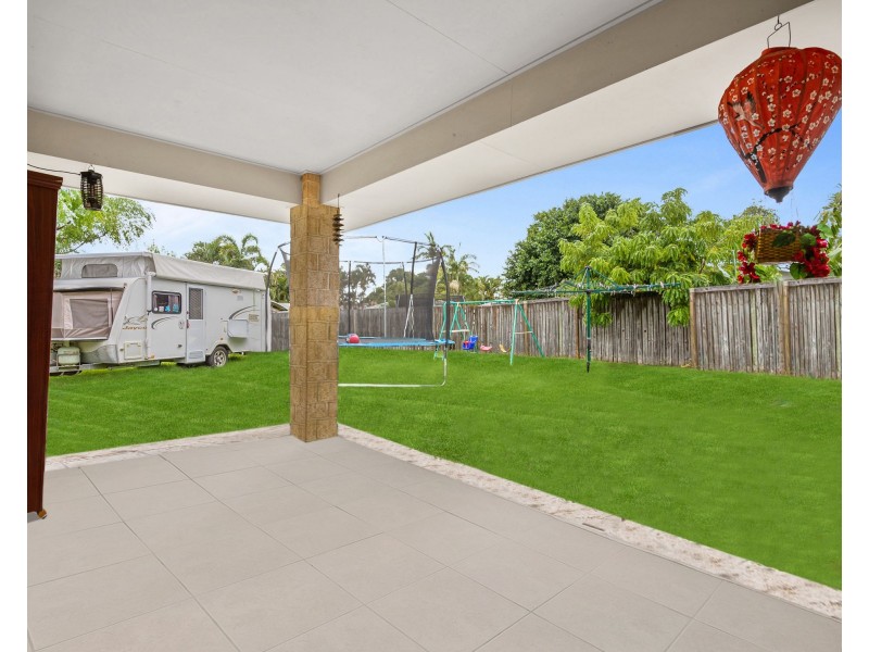 20 Weeroona Avenue, Beachmere QLD 4510