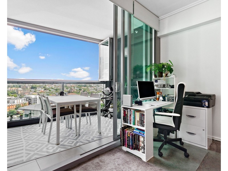 21202/8 Harbour Road, Hamilton QLD 4007