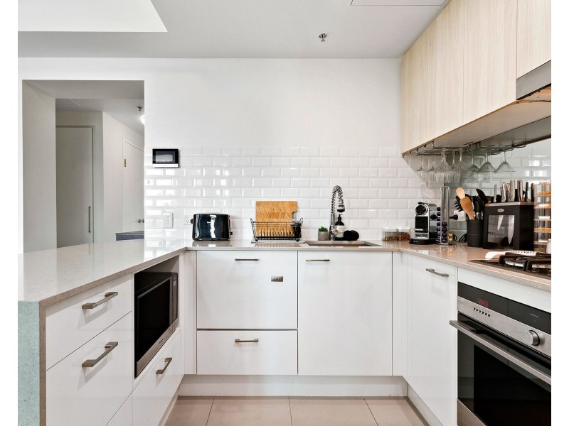 21202/8 Harbour Road, Hamilton QLD 4007