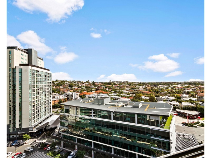 21202/8 Harbour Road, Hamilton QLD 4007