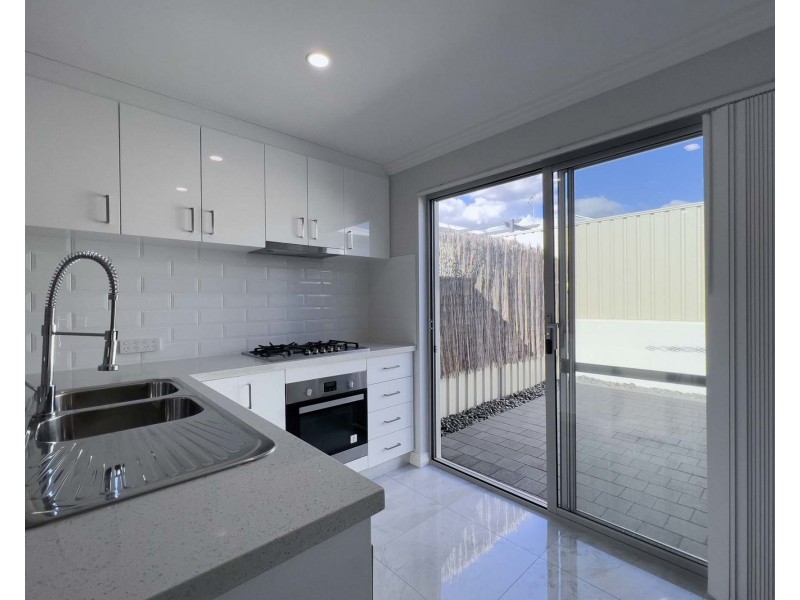 42 Lakey Street, Southern River WA 6110