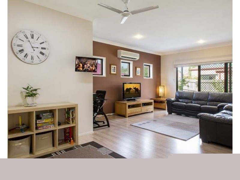 25 Creekside Drive, Springfield Lakes QLD 4300