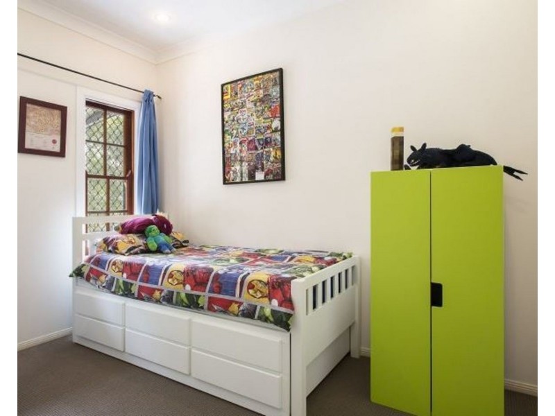 25 Creekside Drive, Springfield Lakes QLD 4300