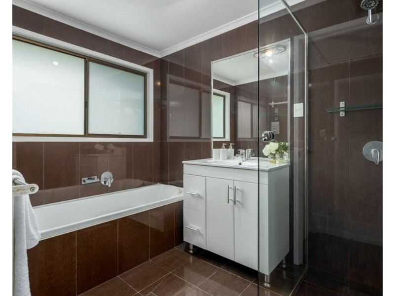 213 BUNYA ROAD, Arana Hills QLD 4054