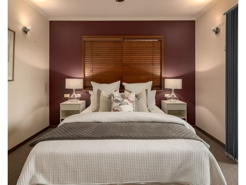 213 BUNYA ROAD, Arana Hills QLD 4054