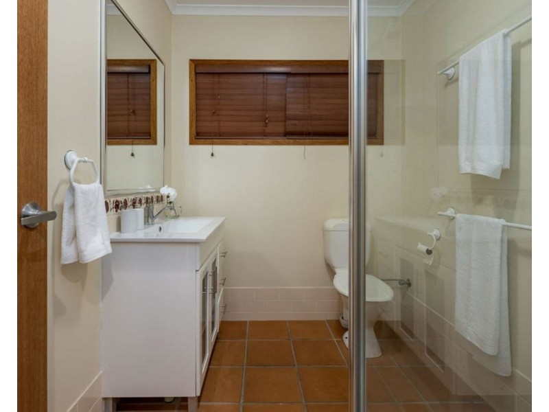 213 BUNYA ROAD, Arana Hills QLD 4054