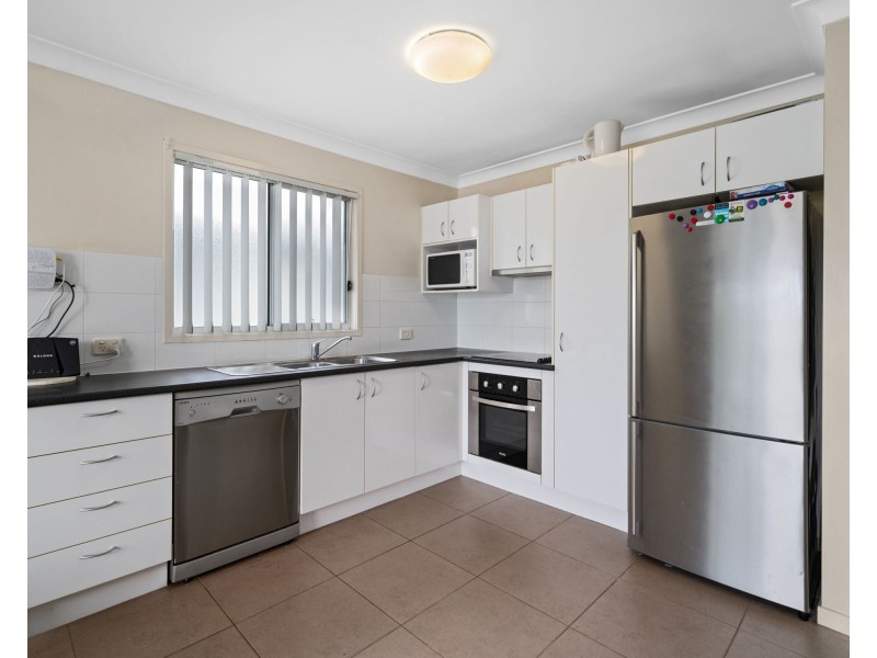 85 Emsworth Street, Wynnum QLD 4178