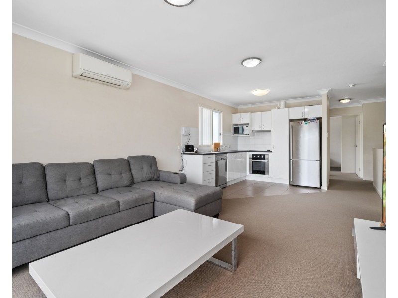 85 Emsworth Street, Wynnum QLD 4178