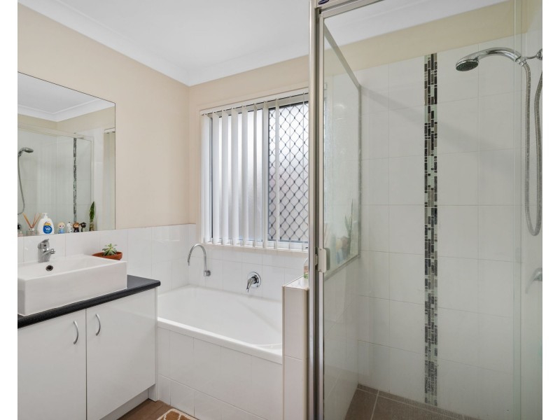 85 Emsworth Street, Wynnum QLD 4178