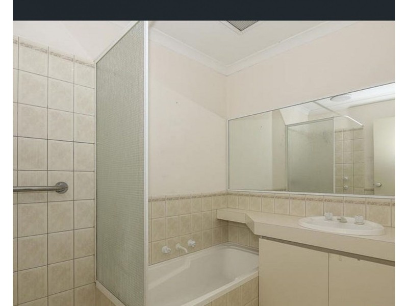 4/4 Callander Avenue, Kinross WA 6028