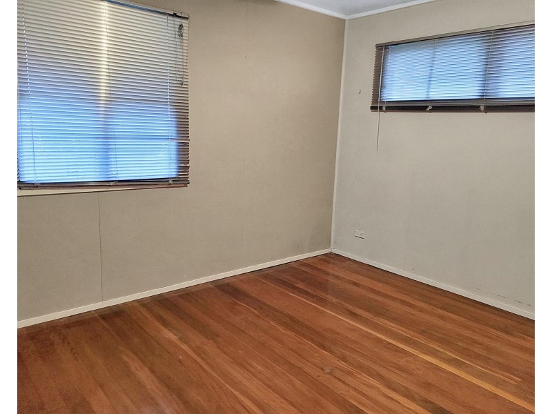 16 Kynance Street, Leichhardt QLD 4305