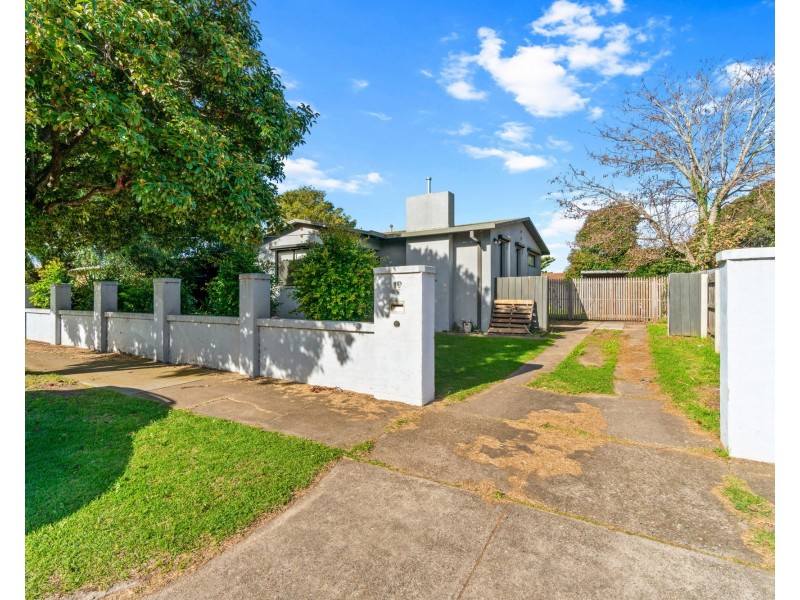 12 Bergen Crescent, Sale VIC 3850