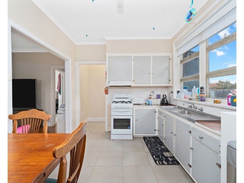 12 Bergen Crescent, Sale VIC 3850