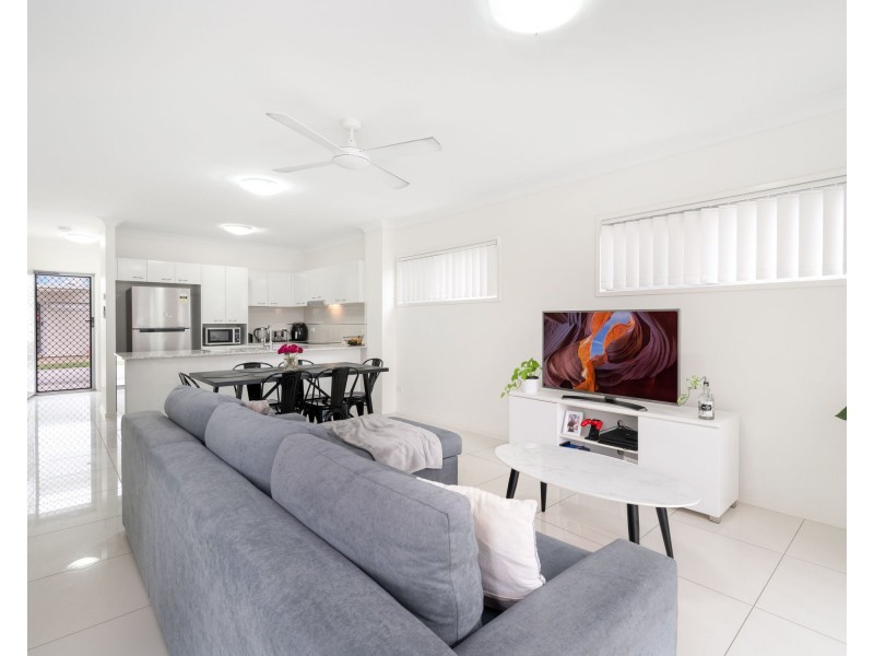 26/12 Singh St, Wynnum West QLD 4178