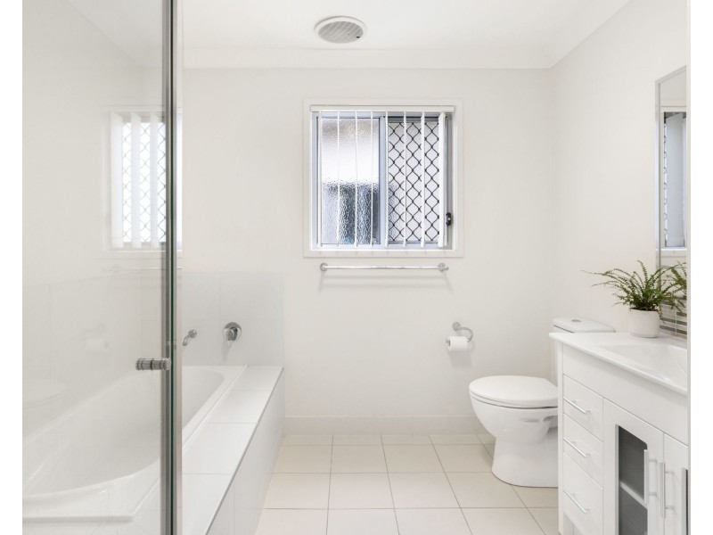 26/12 Singh St, Wynnum West QLD 4178