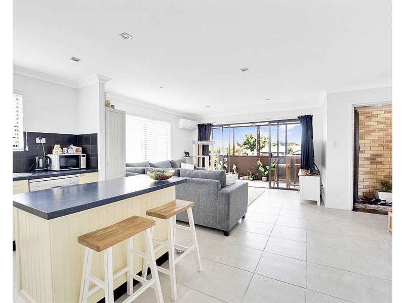 6/46 Oceanic Drive, Mermaid Waters QLD 4218