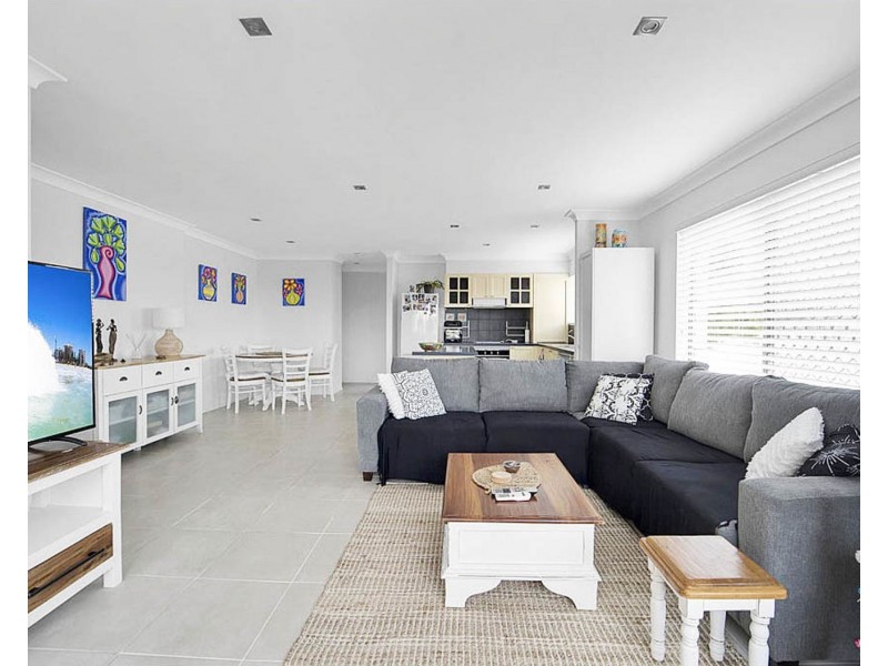 6/46 Oceanic Drive, Mermaid Waters QLD 4218