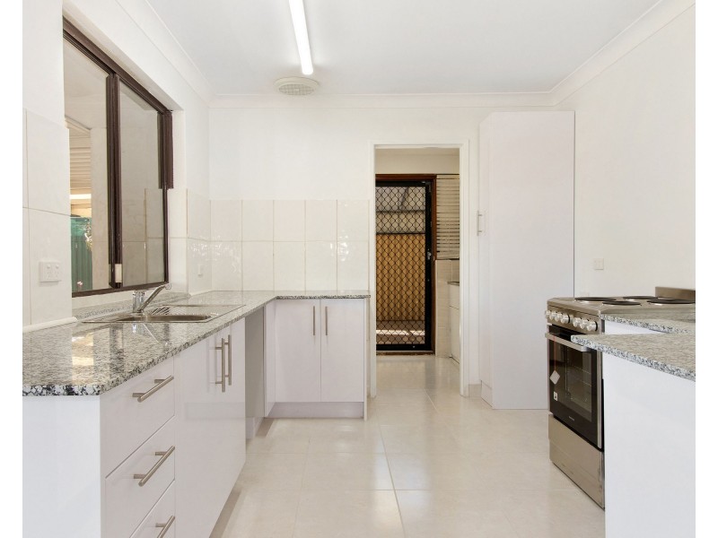 6 Voyager Court, Cooloongup WA 6168