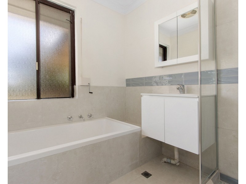 6 Voyager Court, Cooloongup WA 6168