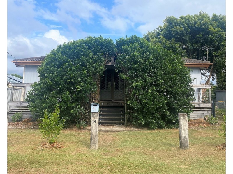 14 Trevor St, Beachmere QLD 4510