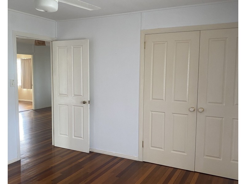 14 Trevor St, Beachmere QLD 4510