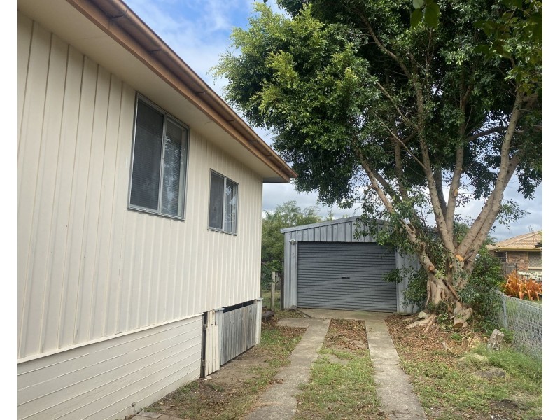 14 Trevor St, Beachmere QLD 4510