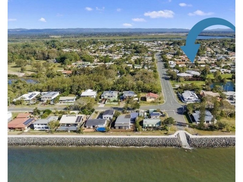 14 Trevor St, Beachmere QLD 4510
