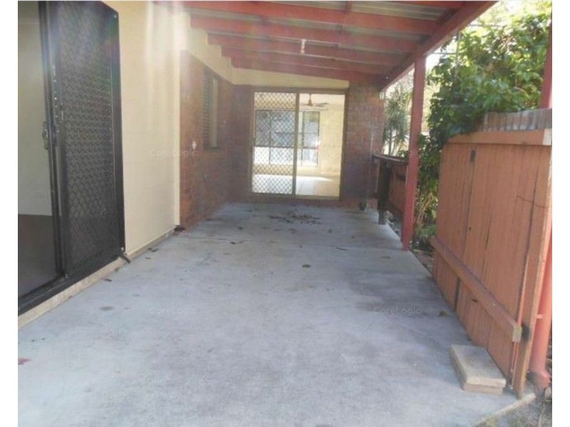 12 Gillian Street, Beachmere QLD 4510