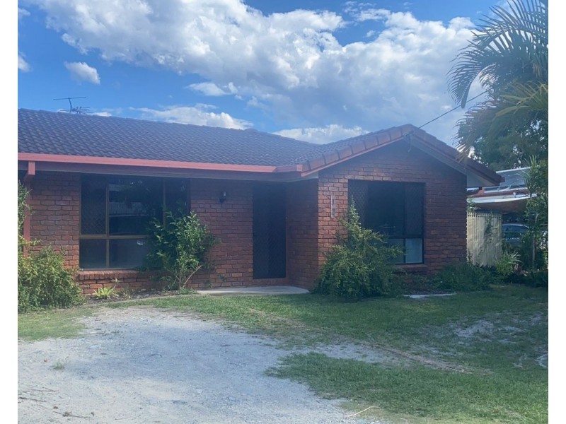 12 Gillian Street, Beachmere QLD 4510
