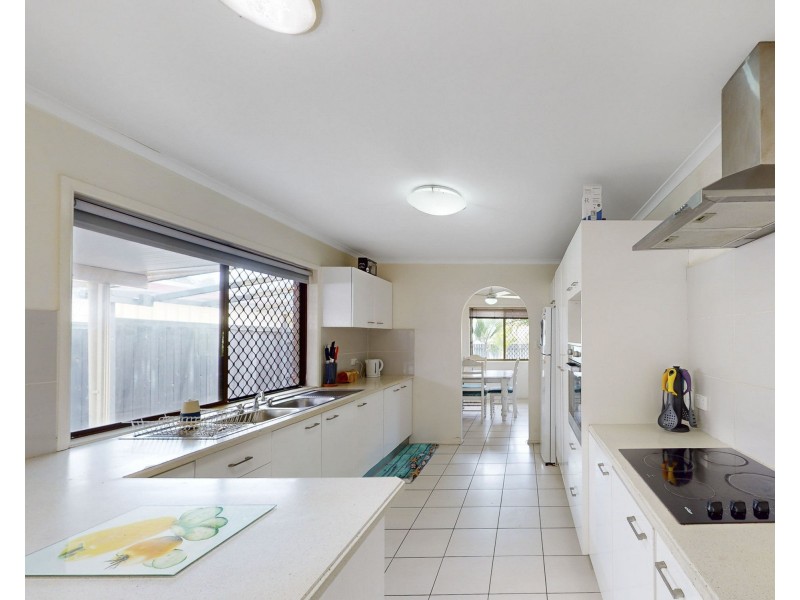 4 Patrick Street, Beachmere QLD 4510