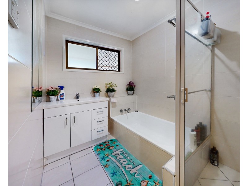 4 Patrick Street, Beachmere QLD 4510