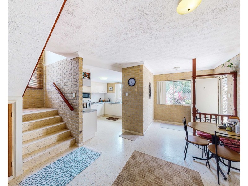 5/15 Coronation Avenue, Beachmere QLD 4510